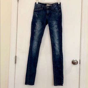 Just USA Women’s Low-Rise Distressed Skinny Jeans